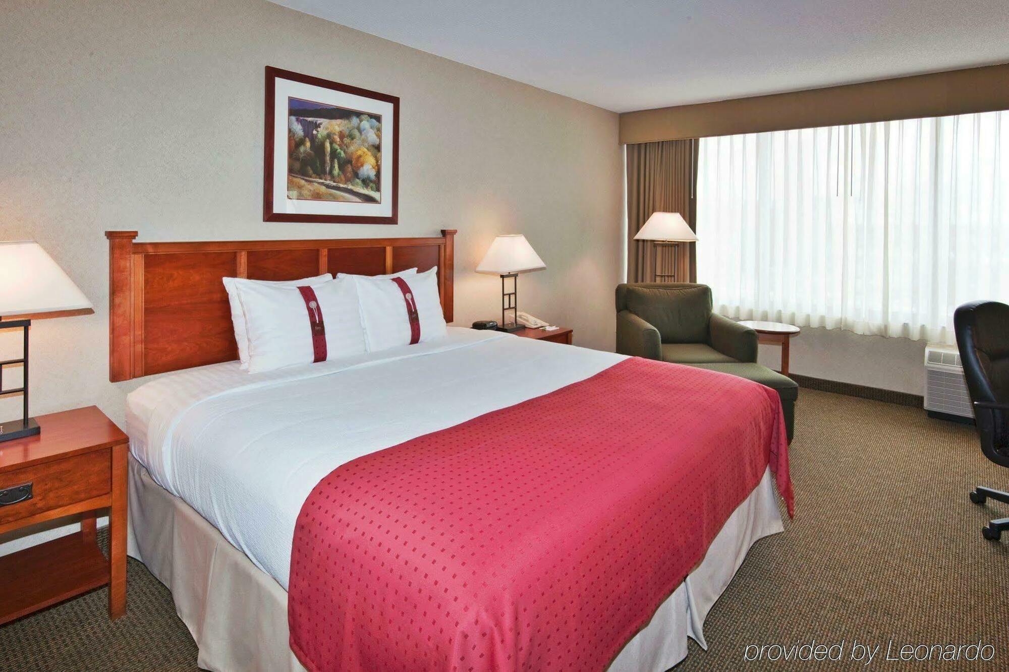 Holiday Inn Hotel & Suites Warren By Ihg Eksteriør billede