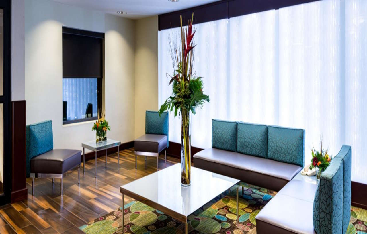 Holiday Inn Hotel & Suites Warren By Ihg Eksteriør billede
